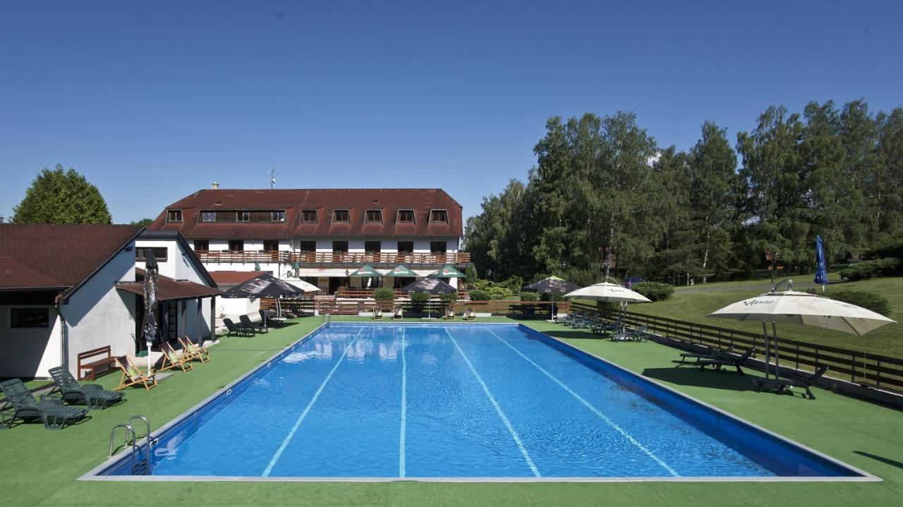 Sporthotel Kácov Esterno foto